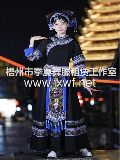 M2046彝族服装女新款四川凉山少数民族服饰布依族侗族火把节舞蹈演出服